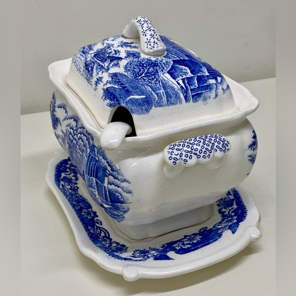 Vintage Robinson Clay Products Transferware Lidded Tureen with Ladle - Picture 8 of 14